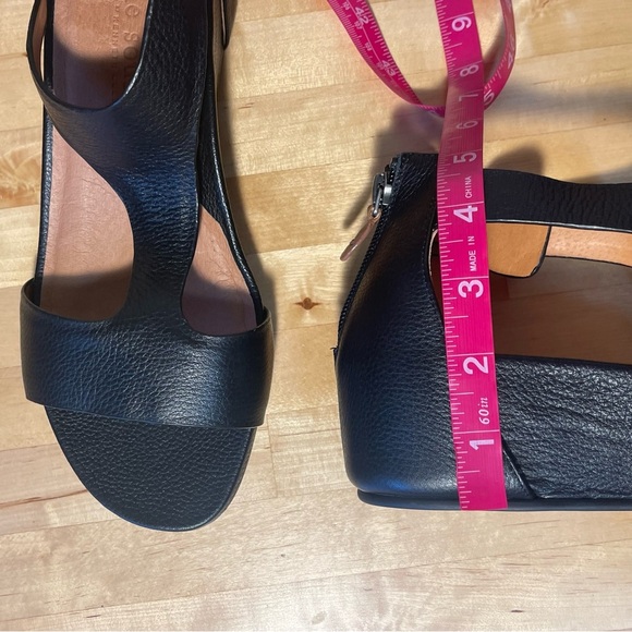 Gentle Souls by Kenneth Cole Women's Gisele Leather Platform Wedge Sandals - Picture 13 of 14